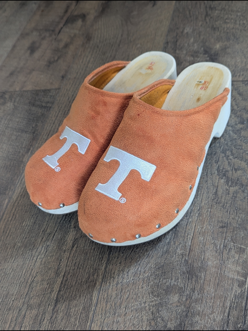 Orange UT Suede Like Clogs with Tennessee Vols 'T' Logo - Women's Shoes Sz 9